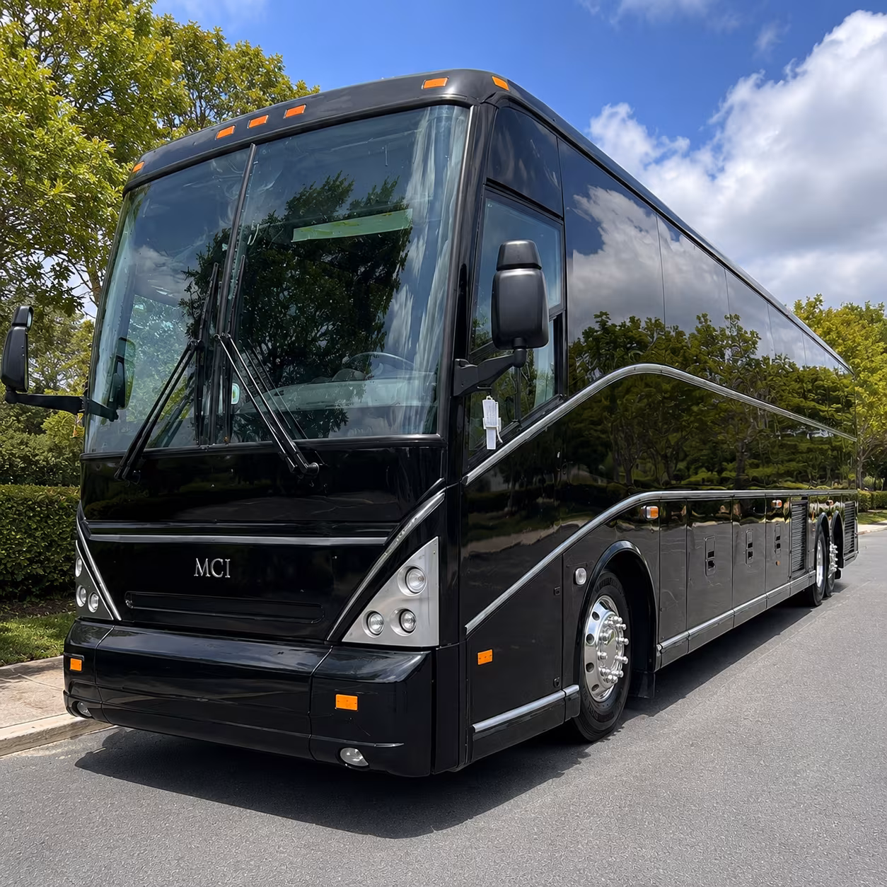 shuttle your team between huntsville international airport and cummings research park